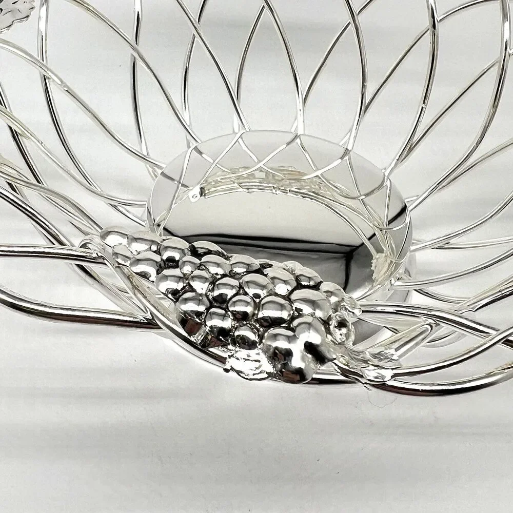 VTG Studio Silversmiths Silverplate Fruit Basket Bowl Wire Metal Round Grapevine